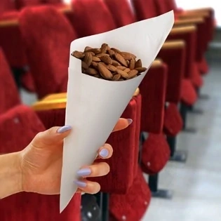 Papírový kornout (FSC Mix) bílý 17 x 17 cm `100g` vázaný [1000 ks]